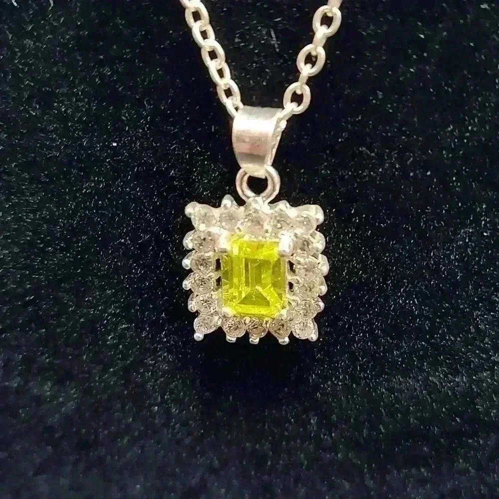 Ow Designer Sterling Silver Emerald Cut Green and White Stone Necklace